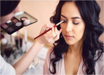 BECOMING A FREELANCER MAKE-UP ARTIST